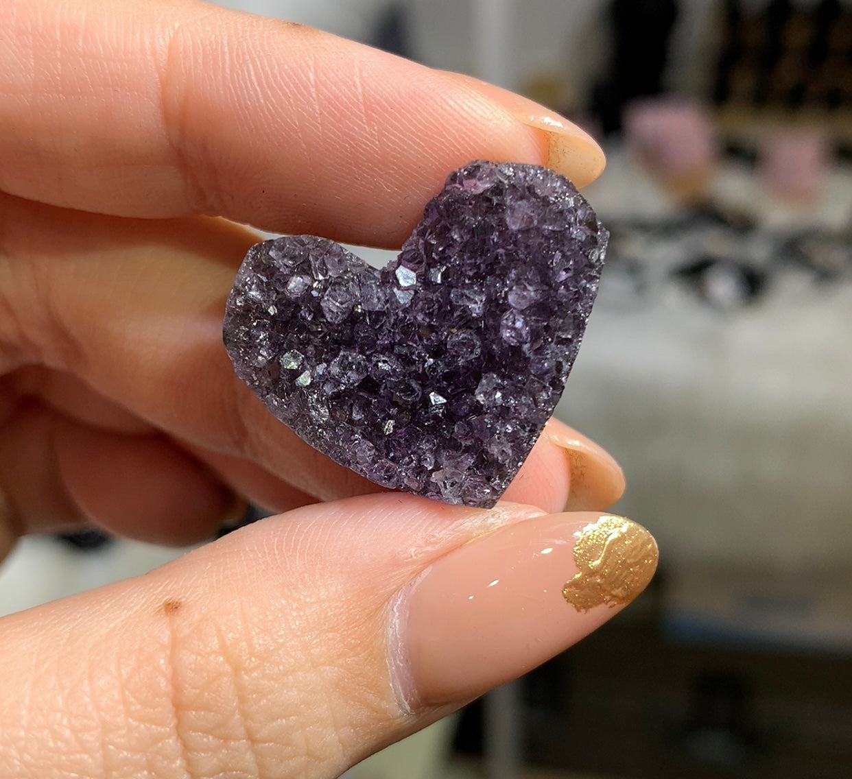 シュガーアメジスト ハート 2回結晶 台座付き 台座付きアメジスト ハート型天然石・鉱石・パワーストーン