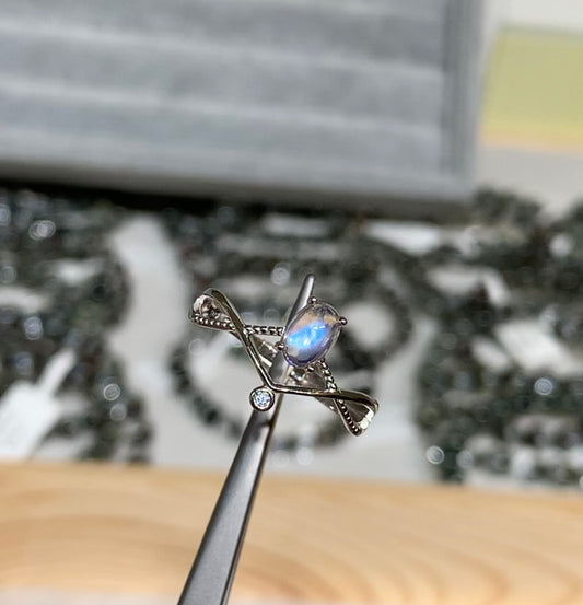 白水體月亮石戒指