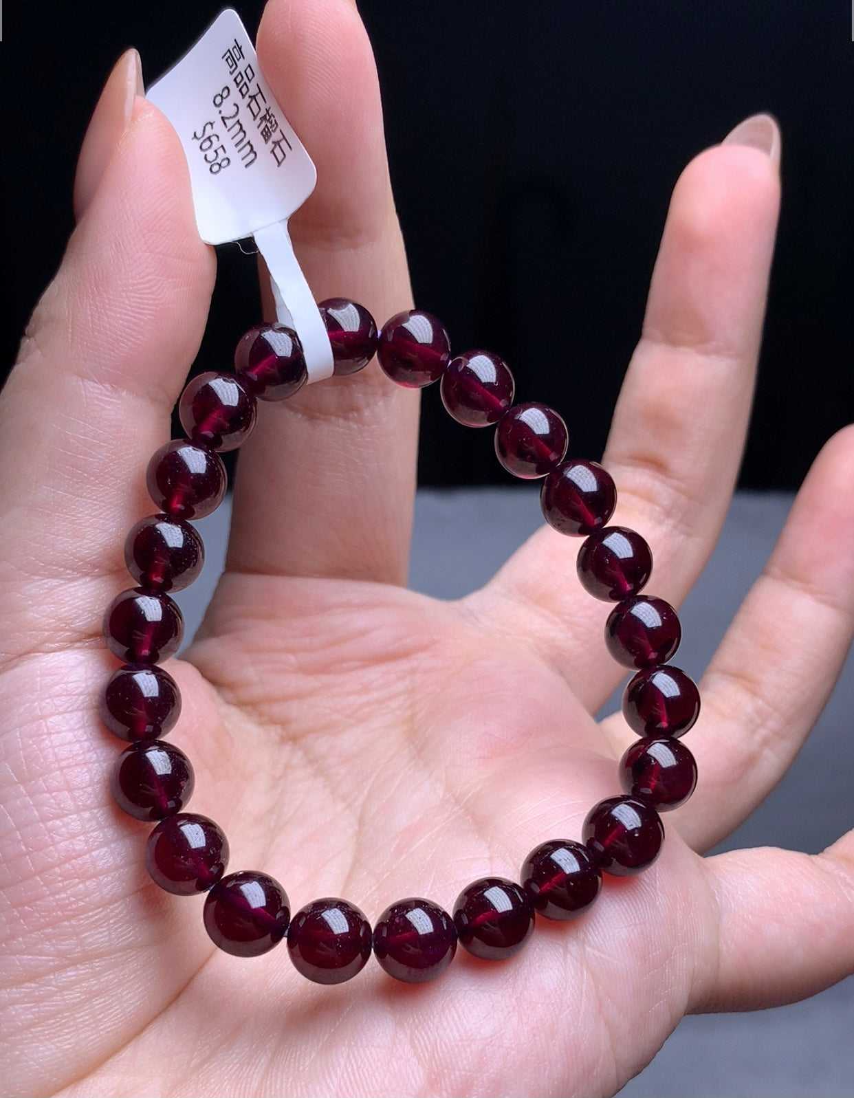 High-quality garnet 8.2mm